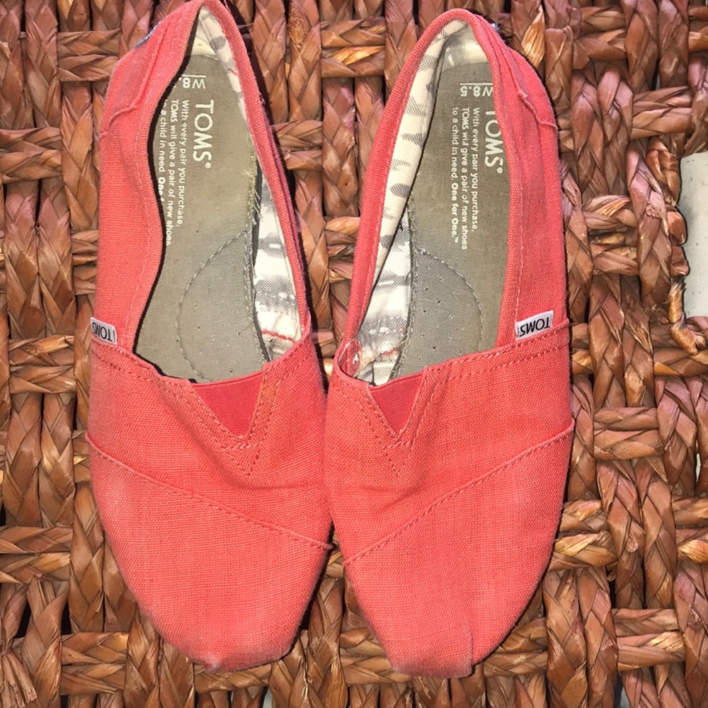 TOMS - Picture 2 of 6